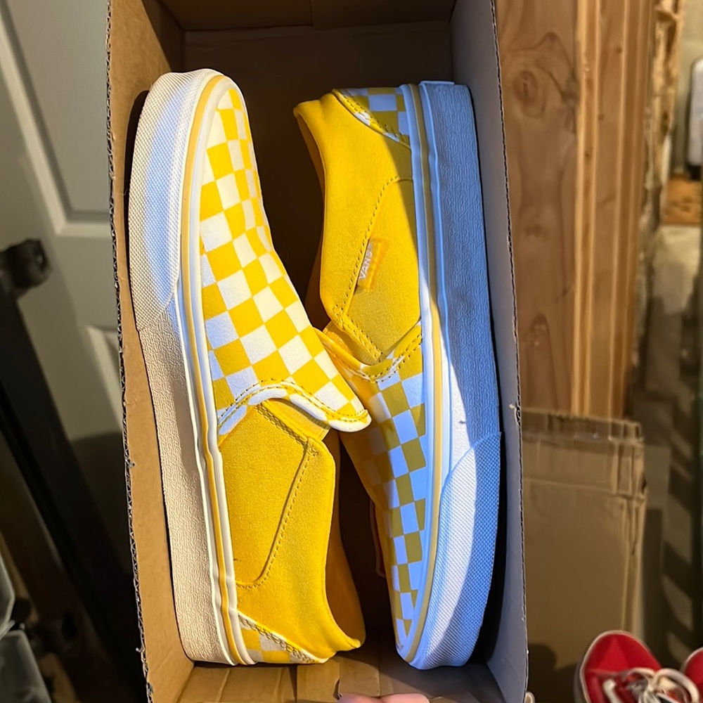 Womens size 8 BRAND NEW slip on vans. Yellow checkerboard